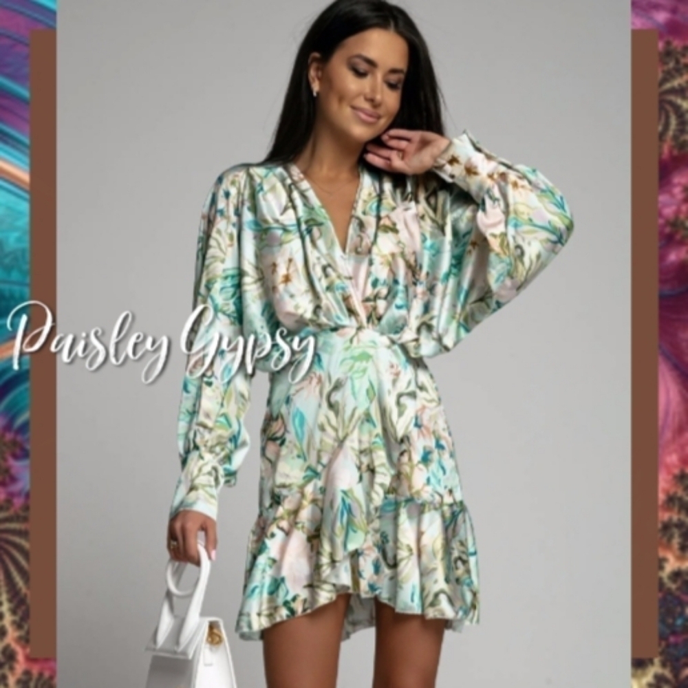 V NECK LANTERN SLEEVE HIGH FASHION FLORAL MINI DRESS - Picture 3 of 8